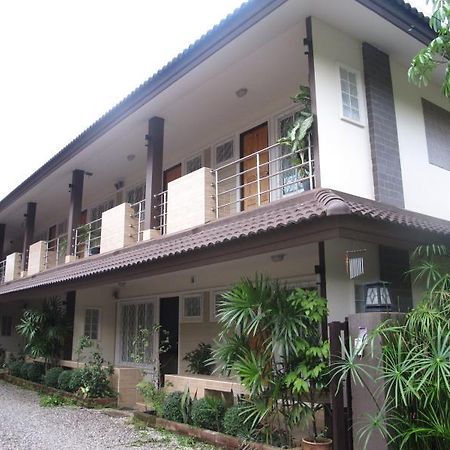 M&J House Hotel Чианг Рай Екстериор снимка