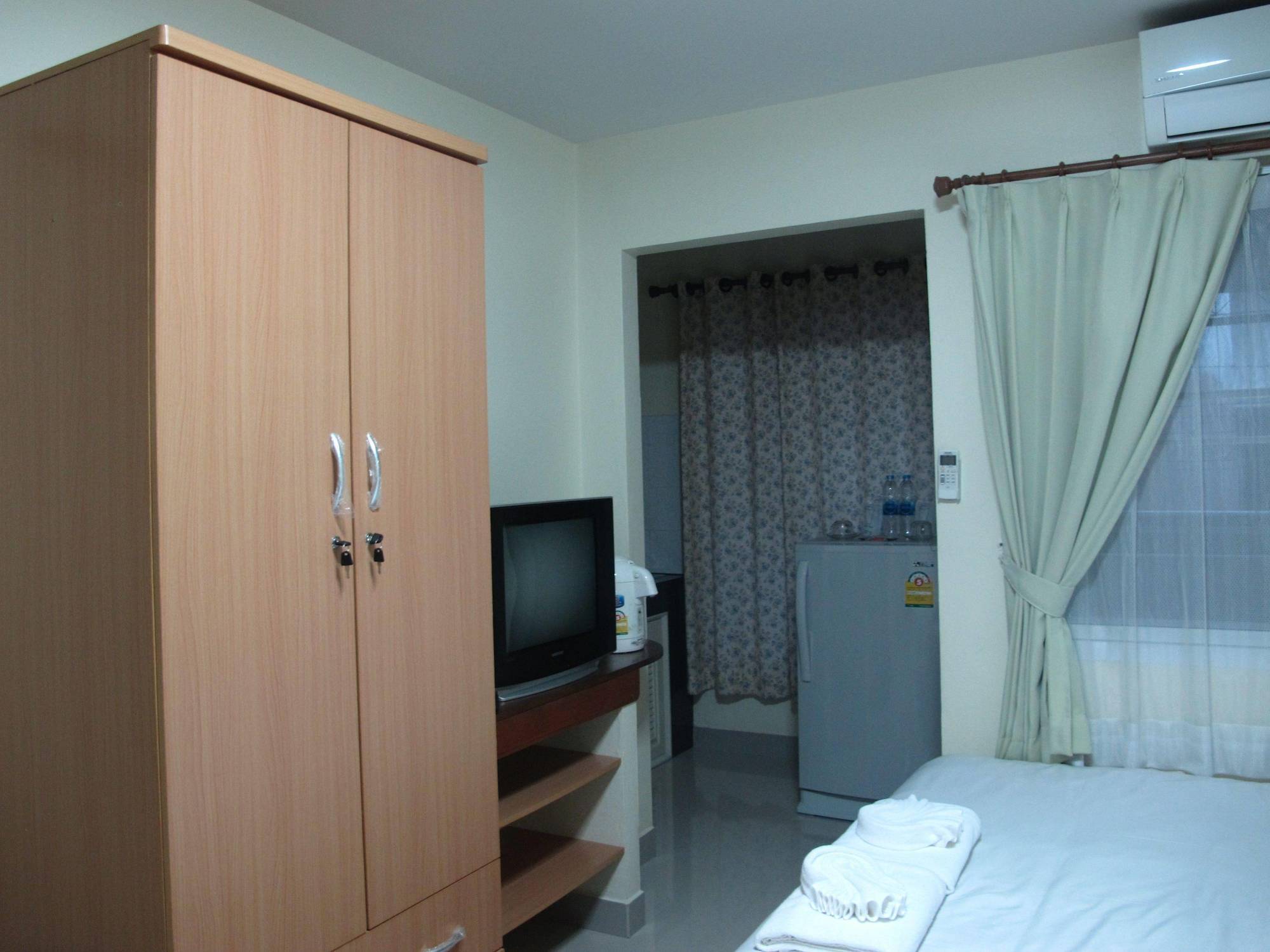 M&J House Hotel Чианг Рай Екстериор снимка